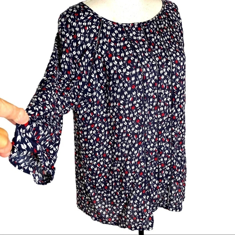 Cason top for women.  Size small/medium. Stitching